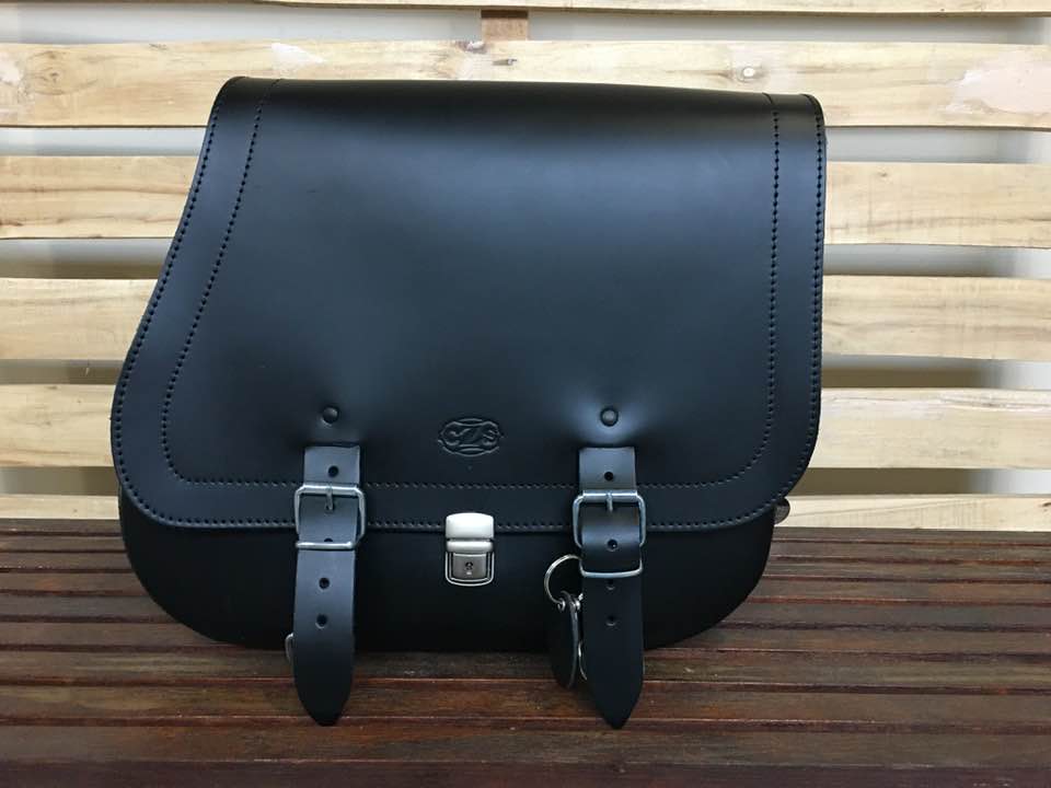 Scipion leather pannier for Triumph and Royal Enfield