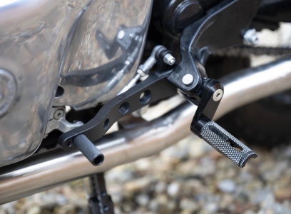 kit pedali e poggiapiedi regolabili per Royal Enfield Interceptor 650/Continental GT650 - 2